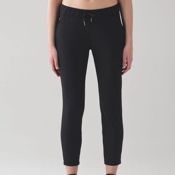 Lululemon 6 On The Fly Pant *28" in Black - Picture 1 of 8